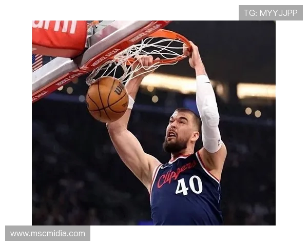 原创快船2将太副作用了!祖巴茨没防守与篮板,邓恩没投篮,全是漏洞